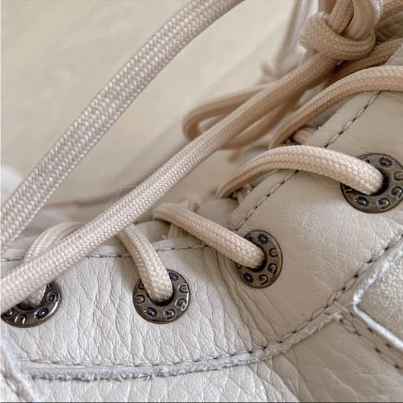 UGG Women's Adirondacky III Winter Boot - Sand Size US 8 - Picture 10 of 10